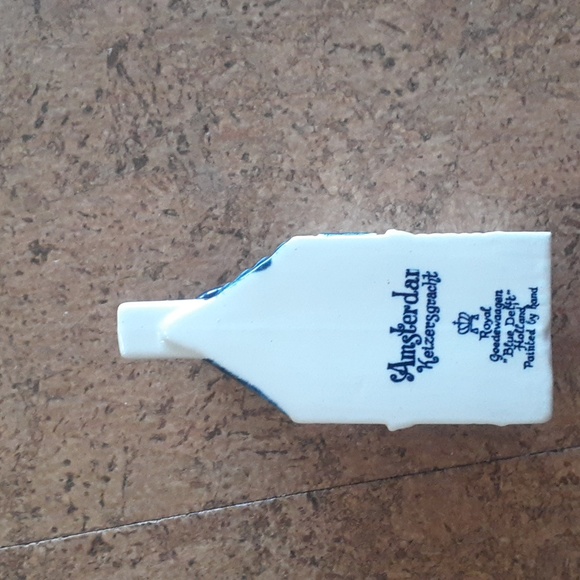 Vintage mini liquor Blue Delft house on the Emperor Canal. - Picture 3 of 6